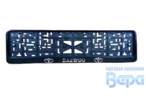 Рамка для номера с защелкой с надписью (рельефная) 'DAEWOO' серебро